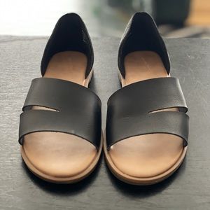 Universal Thread (Target) - Size 8